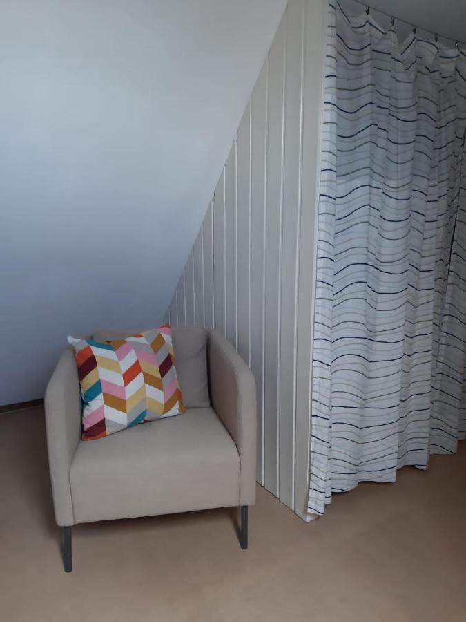 Giebelzimmer mit Weinbergblick Stetten  Exterior foto